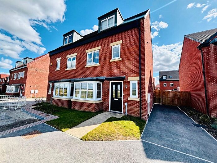 4 Bedroom Semi-detached House For Sale In Myers Pasture, Howden, Goole, East Yorkshire, DN14