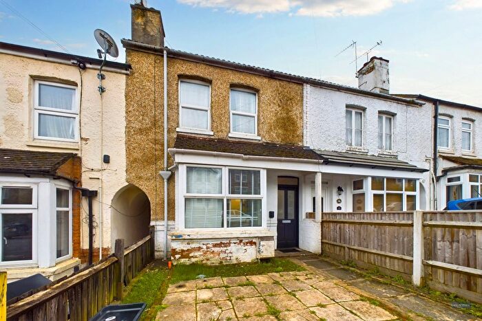 4 Bedroom Terraced House For Sale In Broadlands Road, Southampton, SO17