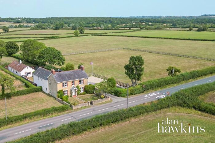 5 Bedroom Detached House For Sale In The Common, Brinkworth, SN15