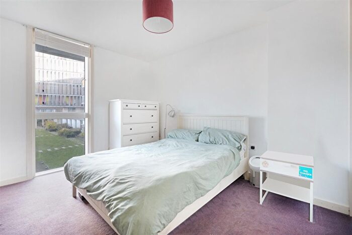 1 Bedroom Flat To Rent In New River Village, Hornsey, N8