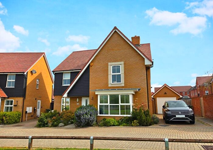 4 Bedroom Detached House To Rent In Bobby Road, Aylesbury, HP22