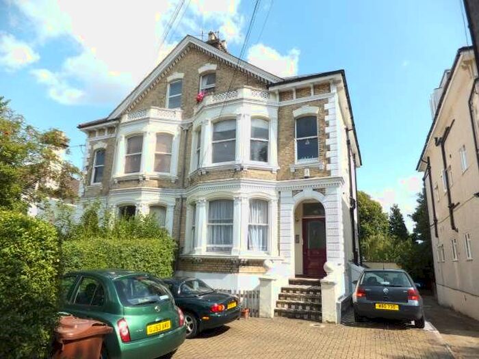 2 Bedroom Flat To Rent In Upper Grosvenor Road, Tunbridge Wells, Kent, TN1