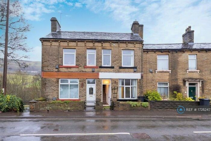 3 Bedroom Terraced House To Rent In Ovenden Road, Halifax, HX3