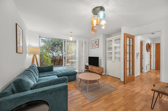 2 Bedroom Flat For Sale In East Dulwich Road, East Dulwich, SE22