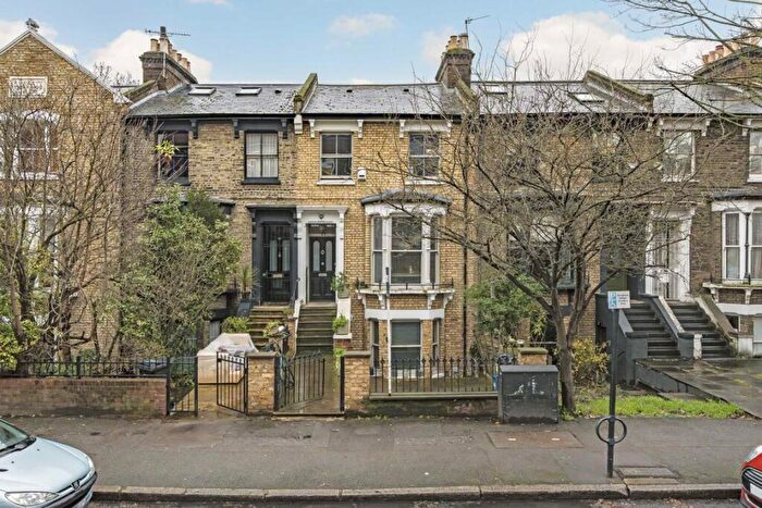 4 Bedroom House For Sale In Shacklewell Lane, Dalston, E8