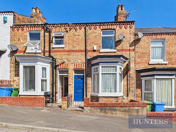 2 Bedroom Terraced House For Sale In Spring Bank, Scarborough, YO12