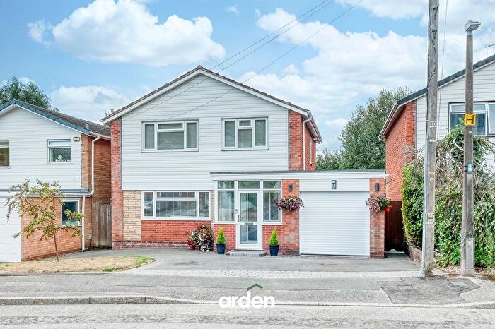 3 Bedroom Detached House For Sale In Sambourn Close, Solihull, B91