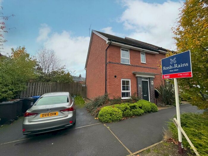 3 Bedroom Semi-Detached House To Rent In Navigation Way, Newcastle, Staffordshire, ST5