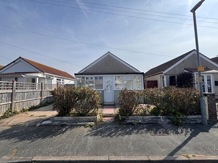 3 Bedroom Bungalow To Rent In Glebe Way, Jaywick, Clacton-On-Sea, CO15