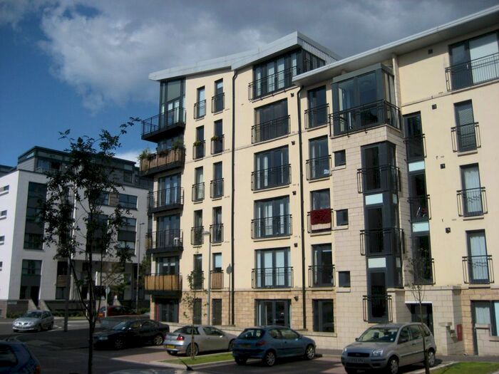 2 Bedroom Flat To Rent In Colonsay Close, Edinburgh, EH5