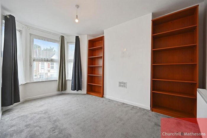 3 Bedroom Flat For Sale In Oldfield, London, NW10