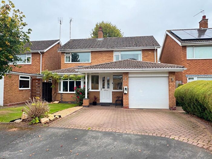 3 Bedroom Detached House For Sale In Bromley Close, Kenilworth, CV8