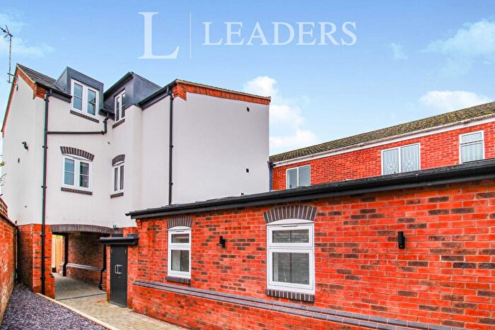 4 Bedroom Flat To Rent In Carter House Rear Of, - The Square, Kenilworth, CV8