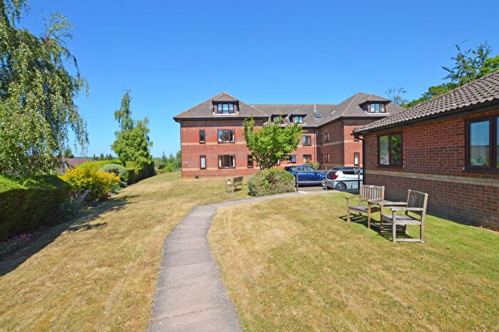 1 Bedroom Flat To Rent In St. Marys Close, Alton, Hampshire, GU34