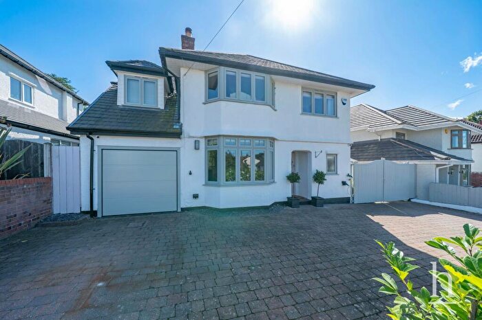 4 Bedroom Detached House For Sale In Warwick Drive, West Kirby, CH48