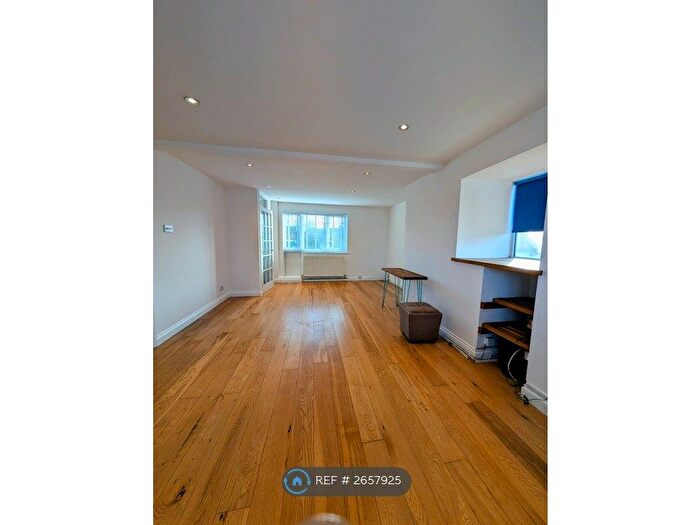 3 Bedroom Maisonette To Rent In Ormonde Road, Wokingham, RG41