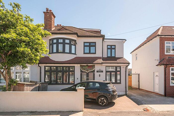 Studio To Rent In Edgehill Road, Mitcham, CR4