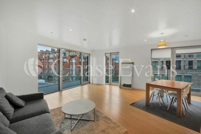 2 Bedroom Flat To Rent In Trafalgar Place, Rodney Road, Elephant Amp; Castle, London, SE17