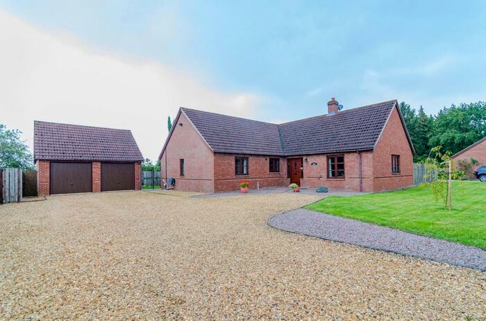 3 Bedroom Detached Bungalow For Sale In Rippingale Road, Kirkby Underwood, Bourne, PE10