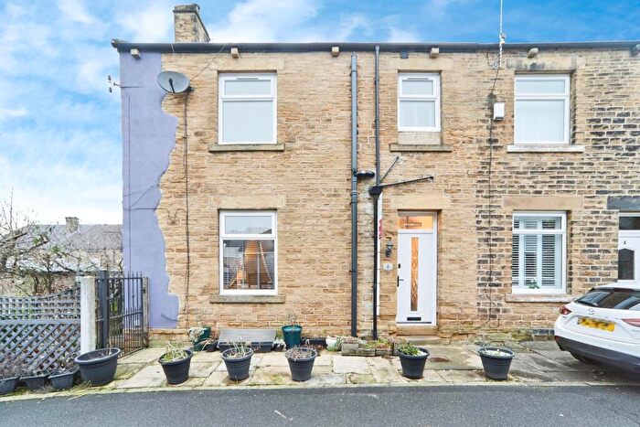 3 Bedroom End Of Terrace House For Sale In Providence Place, Stanningley, Pudsey, LS28