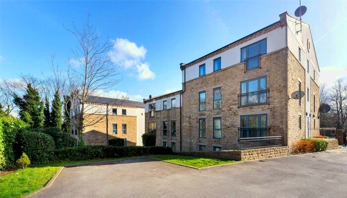 2 Bedroom Apartment To Rent In Lister Court, Cunliffe Road, Bradford, West Yorkshire, BD8