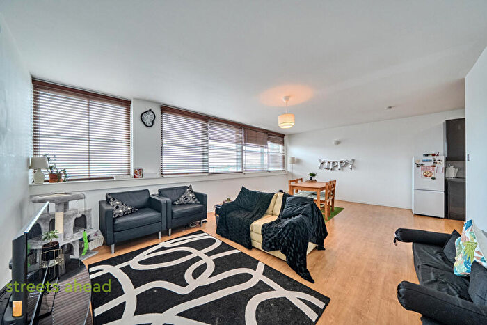 2 Bedroom Apartment For Sale In Whitehorse Road, Croydon, CR0