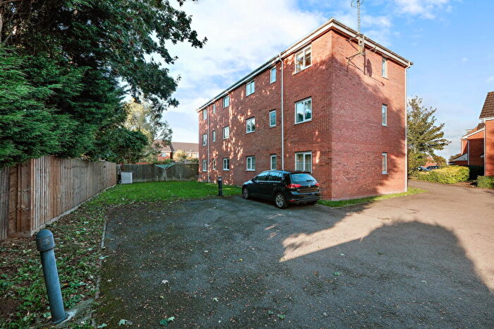 2 Bedroom Apartment For Sale In Yeomans Close, Astwood Bank, Redditch, B96