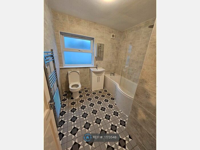 2 Bedroom Flat To Rent In Manor Road, Wallasey, CH44