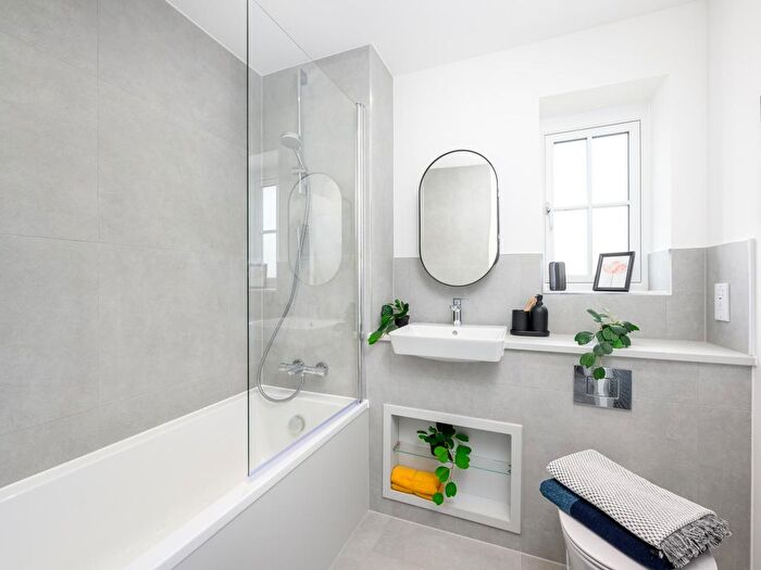 2 Bedroom End Of Terrace House For Sale In Little Green Lane, Croxley Green, Rickmansworth, WD3