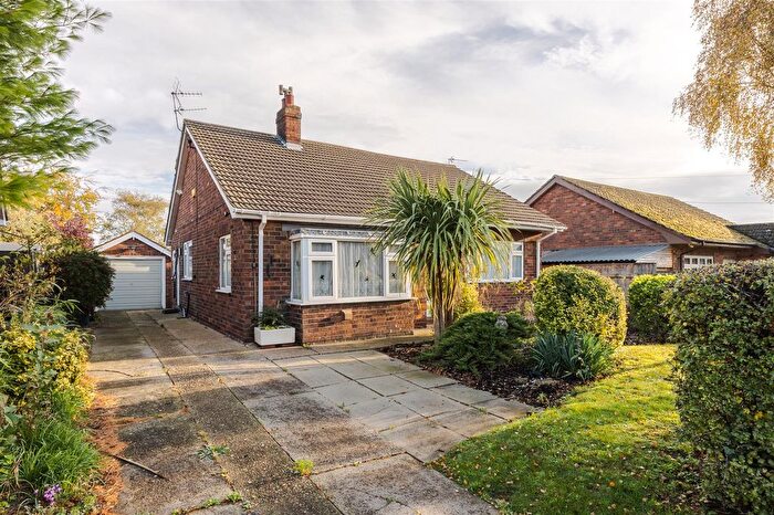 3 Bedroom Detached Bungalow For Sale In Back Street, Alkborough, DN15
