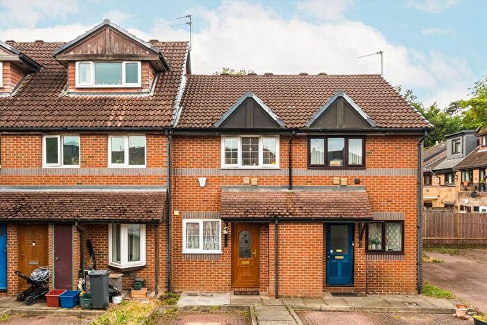 2 Bedroom Terraced House For Sale In Weavers Close, Isleworth, TW7