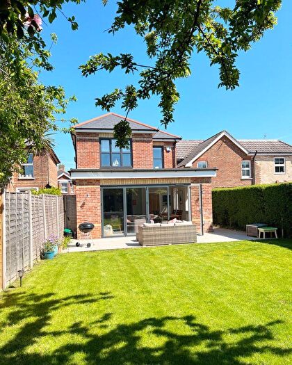6 Bedroom Detached House To Rent In Wallis Road, BH10