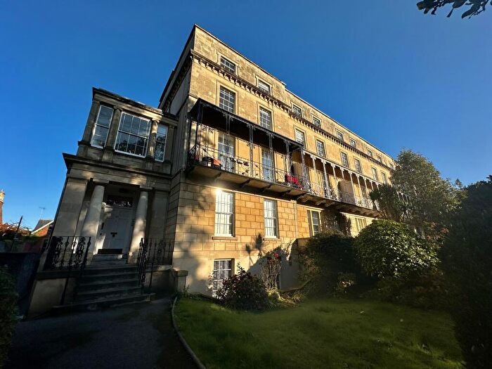 3 Bedroom Apartment To Rent In Oakfield Road, Clifton, Bristol, BS8