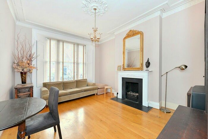 1 Bedroom Flat To Rent In Redcliffe Road, Chelsea, SW10
