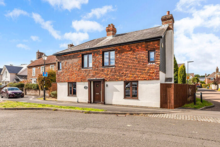 3 Bedroom Detached House For Sale In The Butts, Alton, GU34