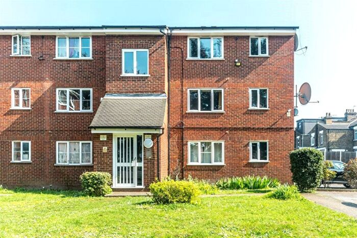 1 Bedroom Flat To Rent In Yunus Khan Close, Walthamstow, London, E17
