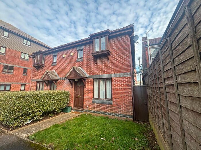 1 Bedroom Mews To Rent In Rowan Court, Southsea, Portsmouth, PO4