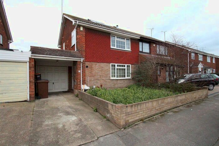 3 Bedroom Semi-Detached House To Rent In Laxton Way, Sittingbourne, ME10