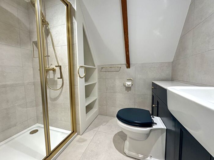 1 Bedroom Flat To Rent In Fore Street, Exeter, EX3