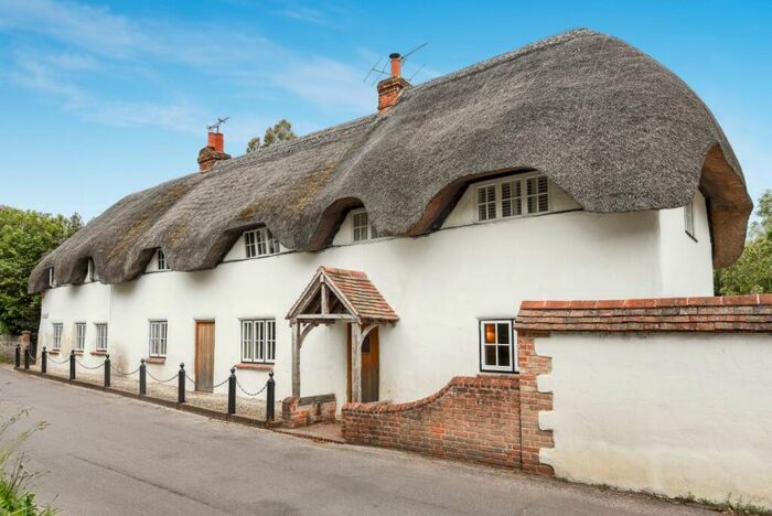 3 Bedroom Cottage To Rent In Monxton Monxton, SP11