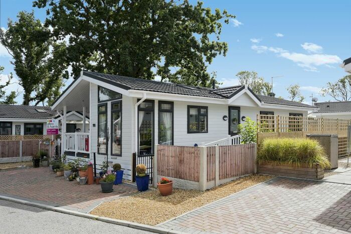 2 Bedroom Park Home For Sale In Mapleridge Lane, Yate, Bristol, BS37