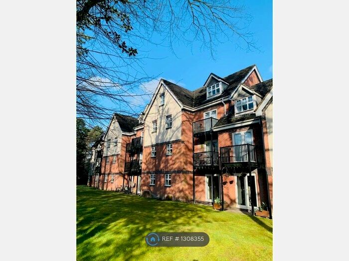 2 Bedroom Flat To Rent In Wood Court, Sale, M33