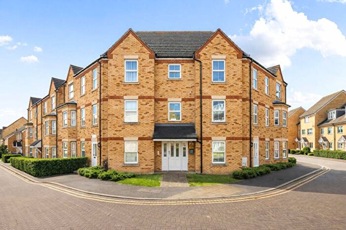 2 Bedroom Flat For Sale In Hyde Close, Kensington Court, RM1