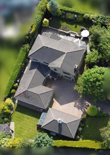 6 Bedroom Detached House For Sale In Wyke Lane, Oakenshaw, BD12