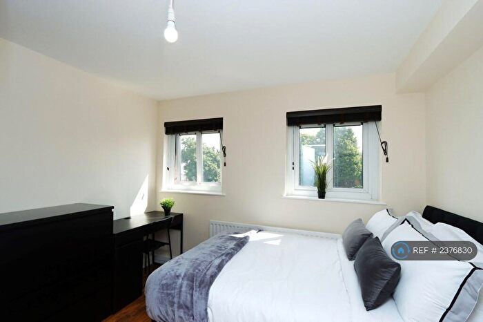 3 Bedroom Flat To Rent In Leigh Road, Birmingham, B8