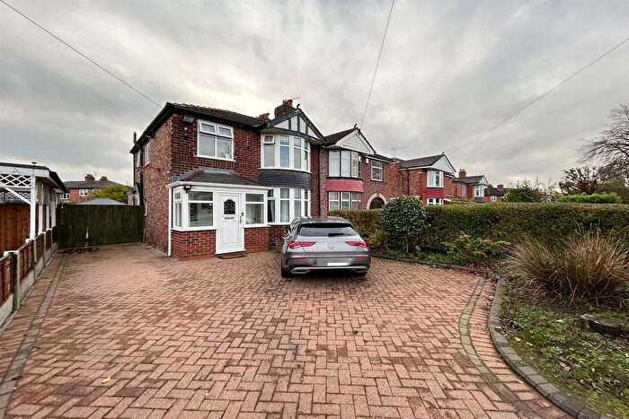 3 Bedroom Semi-Detached House To Rent In Woodhouse Lane, Sale, M33