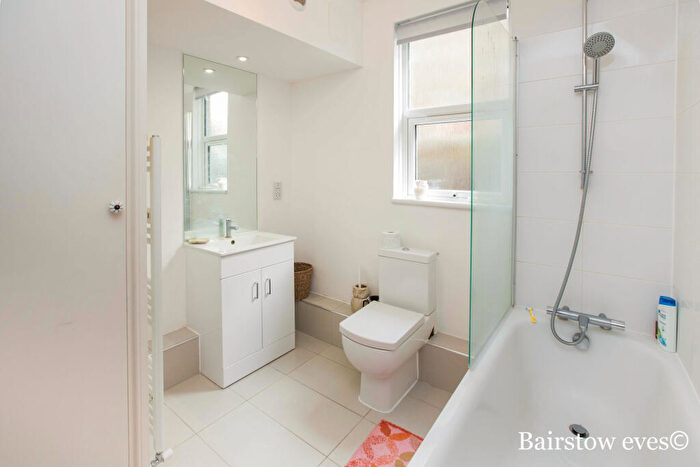 2 Bedroom Flat To Rent In Brettenham Road, Lloyd Park, Walthamstow, E17