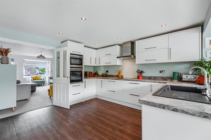 4 Bedroom Link Detached House For Sale In Holmes Road, Breaston, DE72