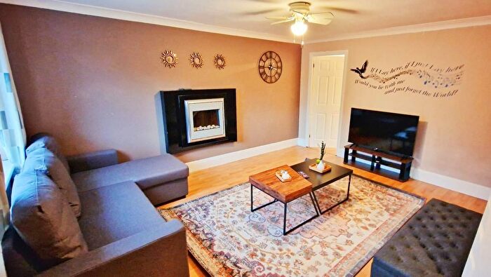 3 Bedroom Semi-Detached House To Rent In Padstow Avenue, Milton Keynes, MK6