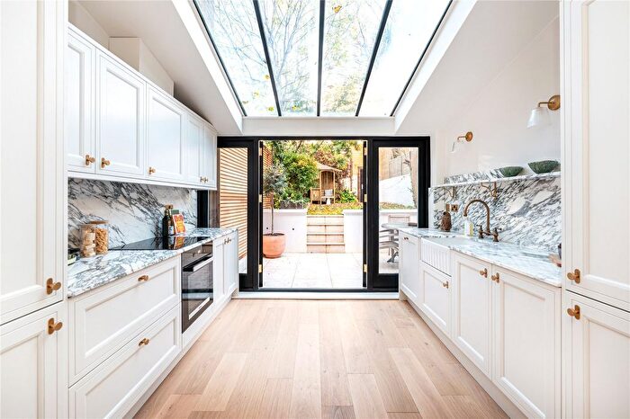 2 Bedroom Flat For Sale In Westbourne Park Road, Notting Hill, London, W11